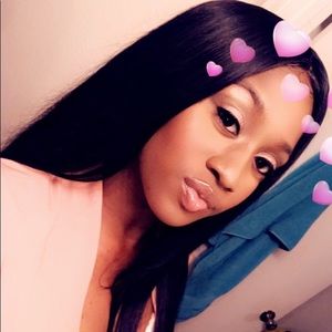 Meet your Posher, Tia